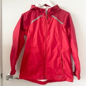 L.L.Bean Unisex Rain Jacket in Red Youth L(14-16) Excellent Condition